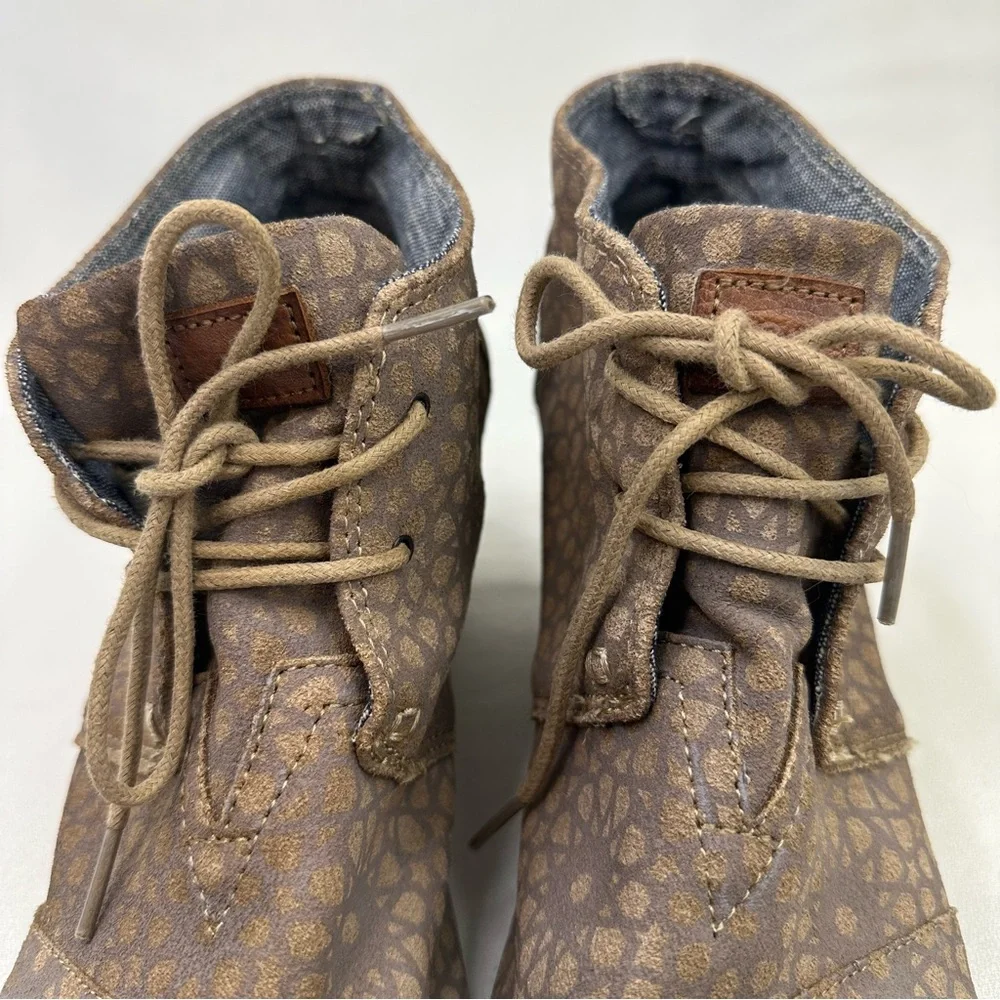TOMS Desert Wedge Booties Size 12 Brown Printed Lace Up Ankle Boots
